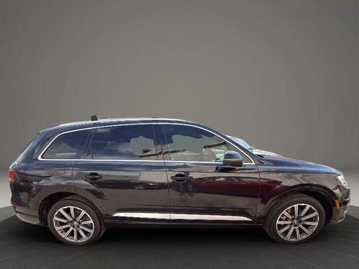 Black 2017 Audi Q7 3.0T Premium