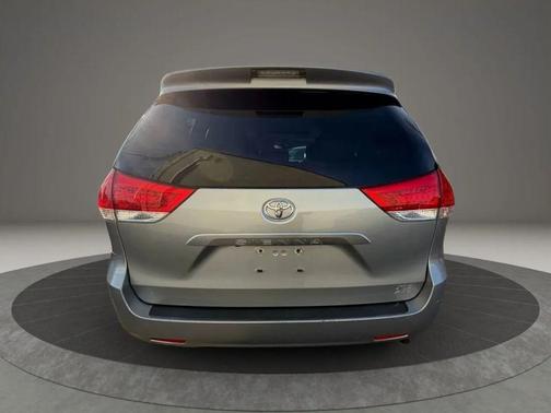 2014 Toyota Sienna XLE