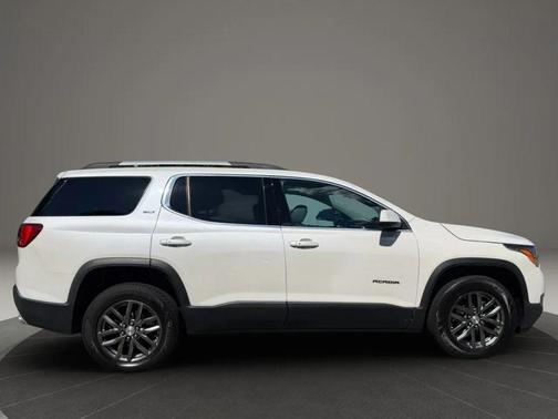 White 2017 GMC Acadia SLT-1