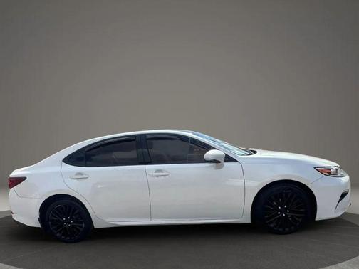 Eminent White Pearl 2016 Lexus ES 350 Base