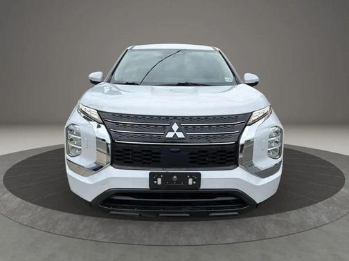 White Diamond 2022 Mitsubishi Outlander SP