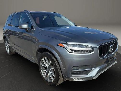 2018 Volvo XC90 T5 Momentum