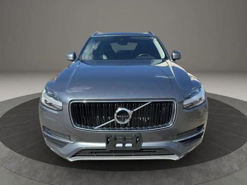 2018 Volvo XC90 T5 Momentum