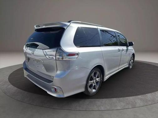 2015 Toyota Sienna SE
