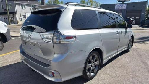 2015 Toyota Sienna SE