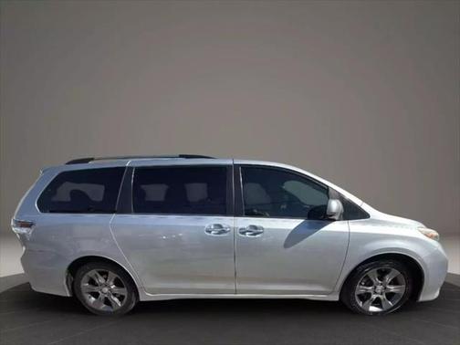 2015 Toyota Sienna SE