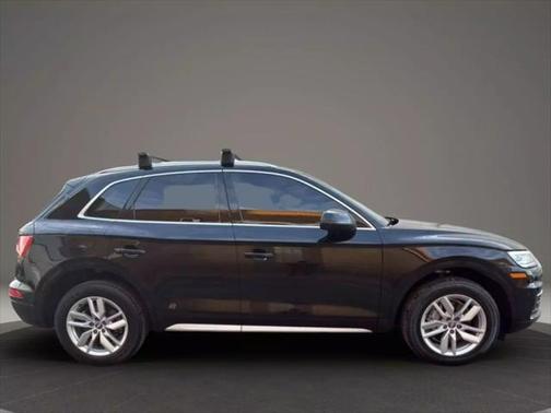 2020 Audi Q5 45 Titanium Premium