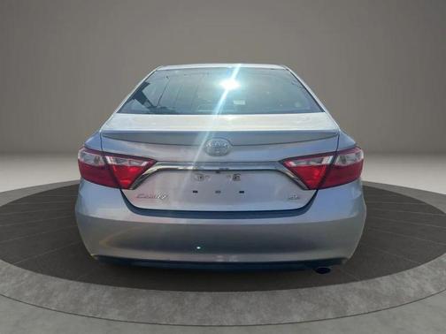 2016 Toyota Camry SE w/Special Edition Pkg