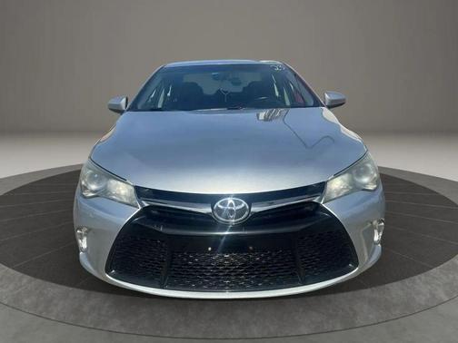 2016 Toyota Camry SE w/Special Edition Pkg