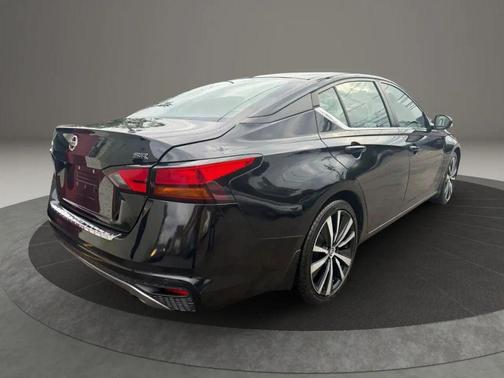 Super Black 2020 Nissan Altima SR FWD