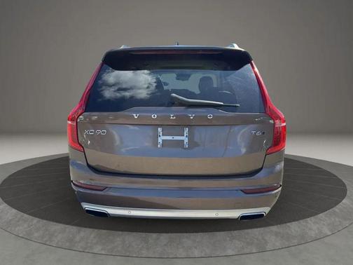2016 Volvo XC90 T6 Momentum