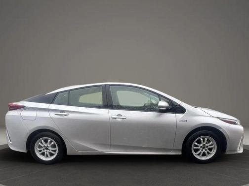 2021 Toyota Prius Prime LE