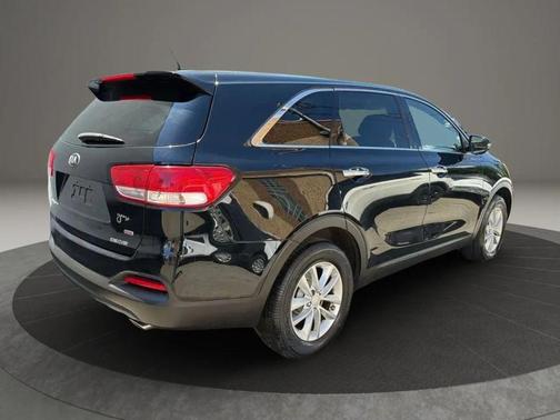 Ebony Black 2016 Kia Sorento L