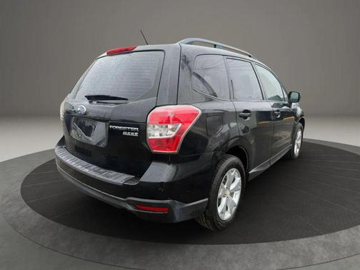 Crystal Black Silica 2015 Subaru Forester 2.5i