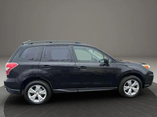 Crystal Black Silica 2015 Subaru Forester 2.5i