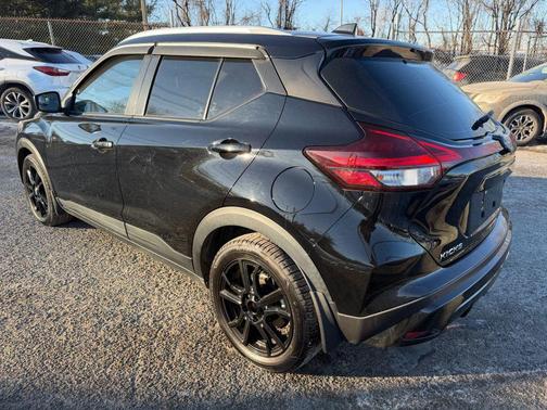 2022 Nissan Kicks SV