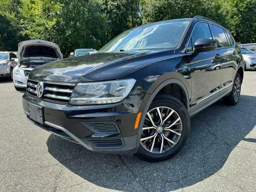 Deep Black Pearl 2020 Volkswagen Tiguan 2.0T SE 4MOTION