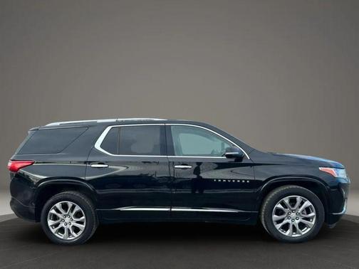 Mosaic Black Metallic 2019 Chevrolet Traverse Premier