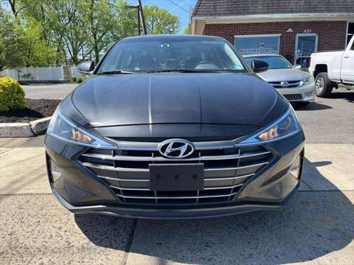2020 Hyundai ELANTRA SE