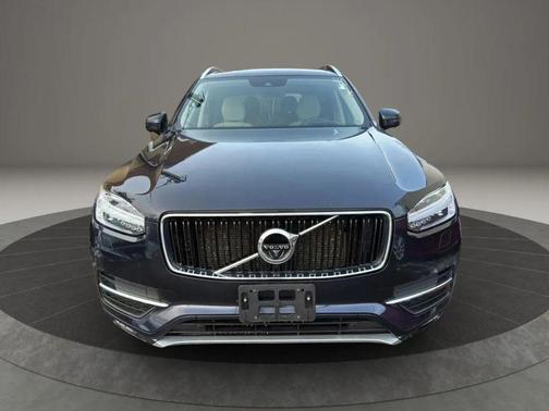 2019 Volvo XC90 T6 Momentum