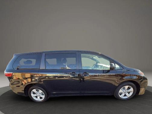 2020 Toyota Sienna SE