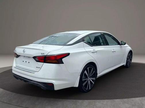 2021 Nissan Altima SR VC-Turbo FWD