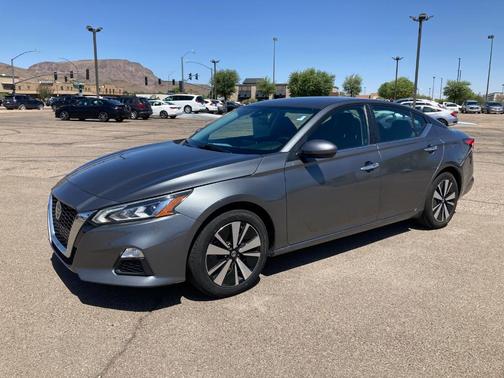 2022 Nissan Altima 2.5 SV