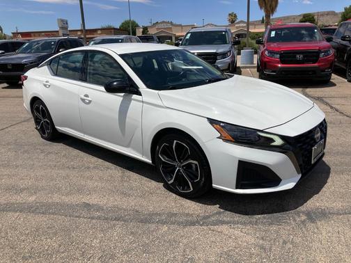 2023 Nissan Altima 2.5 SR