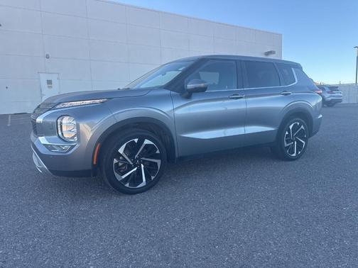 2024 Mitsubishi Outlander SE