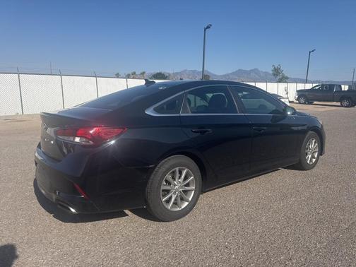 2018 Hyundai SONATA SE