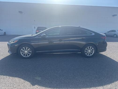 2018 Hyundai SONATA SE