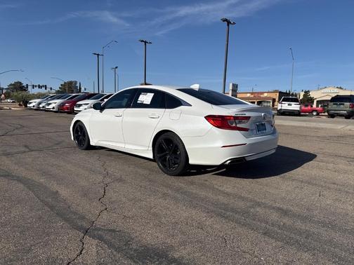Platinum White Pearl 2018 Honda Accord Sport
