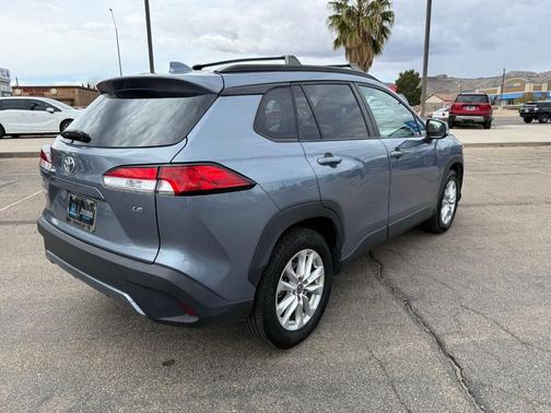 2023 Toyota Corolla Cross LE
