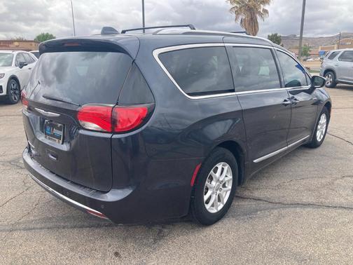 2020 Chrysler Pacifica Touring-L