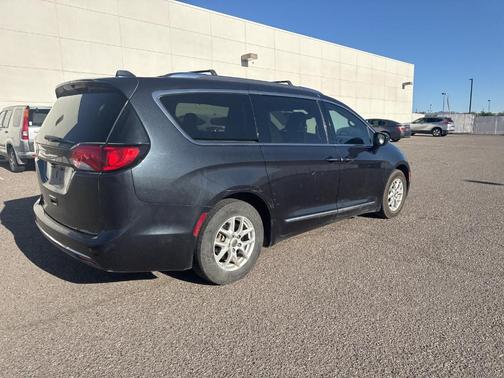 2020 Chrysler Pacifica Touring-L