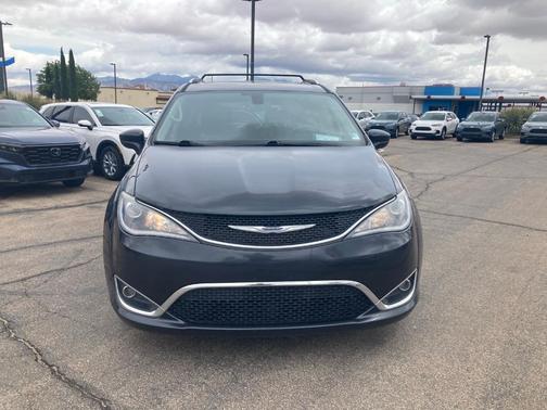 2020 Chrysler Pacifica Touring-L