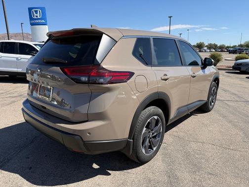 Baja Storm 2024 Nissan Rogue SV