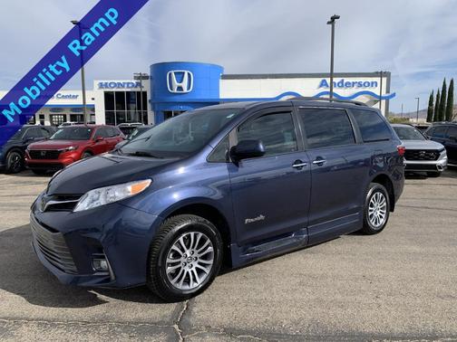 2020 Toyota Sienna XLE
