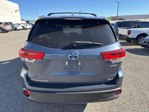 Predawn Gray Mica 2018 Toyota Highlander Hybrid XLE