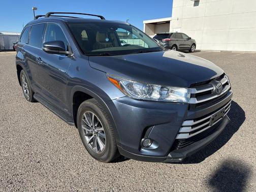Predawn Gray Mica 2018 Toyota Highlander Hybrid XLE