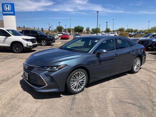2022 Toyota Avalon Hybrid Limited
