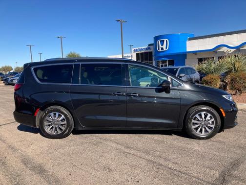 2021 Chrysler Pacifica Hybrid Touring L