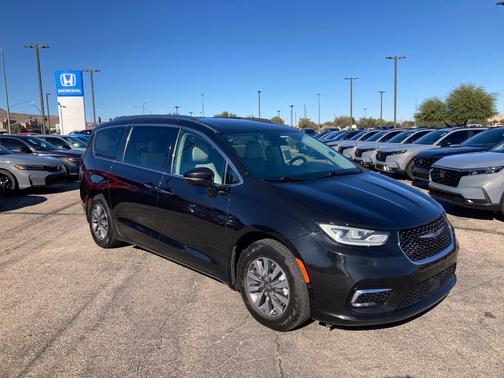 2021 Chrysler Pacifica Hybrid Touring L