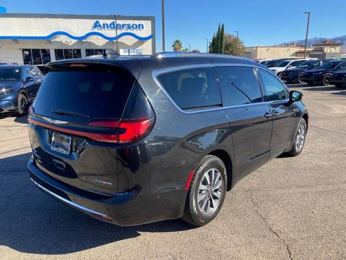 2021 Chrysler Pacifica Hybrid Touring L