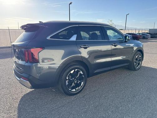 2024 Kia Sorento S