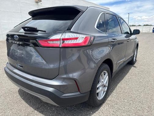Gray Metallic 2021 Ford Edge SEL
