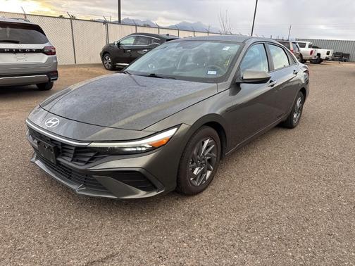2024 Hyundai ELANTRA SEL