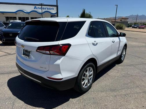 Summit White 2024 Chevrolet Equinox LT