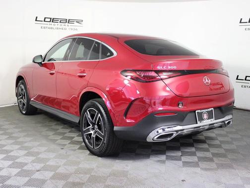 MANUFAKTUR Patagonia Red Metallic 2026 Mercedes-Benz GLC 300