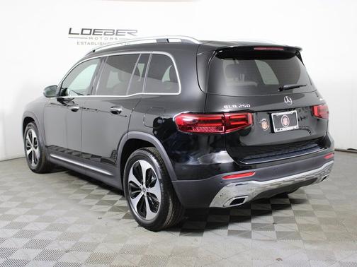Night Black 2026 Mercedes-Benz GLB 250